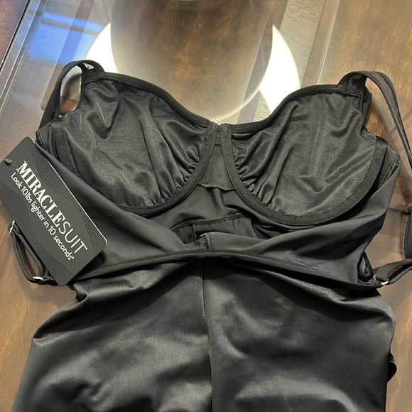 Miraclesuit
Network New Sensations Madero One Piece Swimsuit - Picture 9 of 11